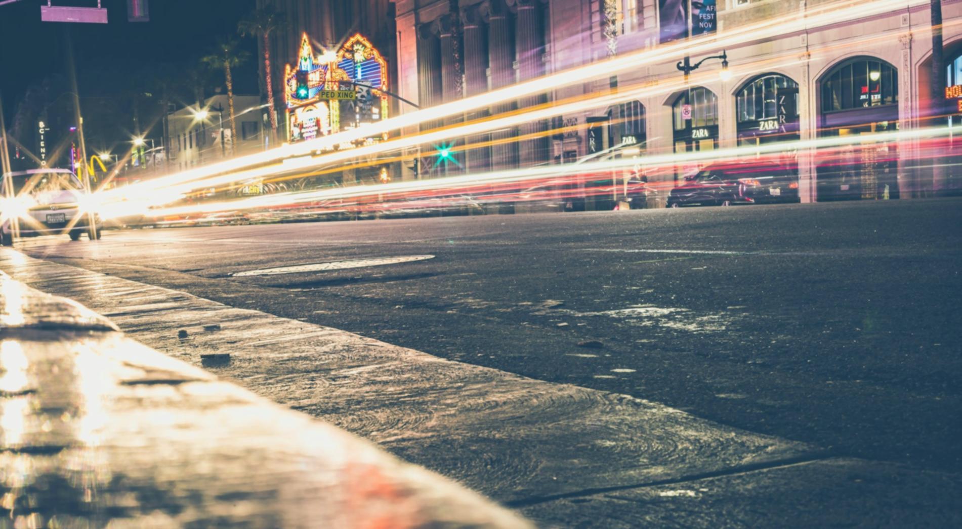 Студенты работают над практическим проектом